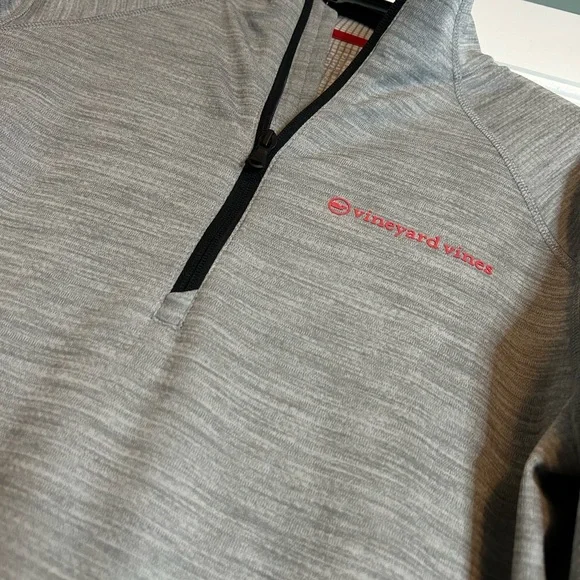 Vineyard Vines Performance Pullover - Picture 2 of 3